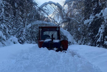 Лавина заблокировала дорогу в ВКО