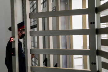 Фотография к новости: Пинавшего ребёнка мужчину задержали в Туркестанской области