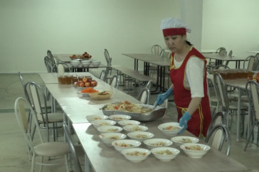 Фотография к новости: Кушать подано, но не вами: кто вмешается в скандал со школьными обедами в Костанае?