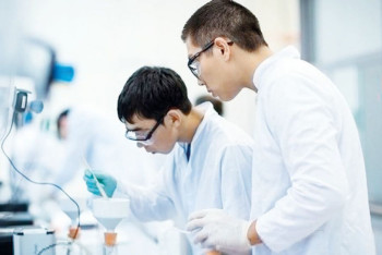 Фотография к новости: Мажилисмен призвал бесплатно лечить онкобольных в Казахстане