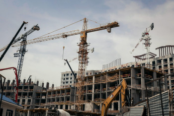 Видеокамеры для контроля устанавливают на стройках в Актюбинской области