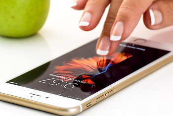 Фотография к новости: Переход на единый часовой пояс: операторы сотовой связи дали несколько советов