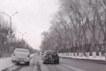 Эпичную погоню за подозреваемым сняли на видео полицейские в Конаеве