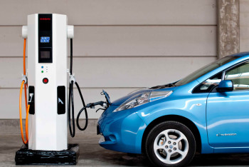 Продажи электромобилей замедляются