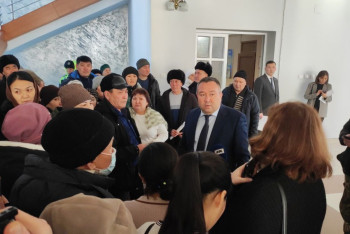 Фотография к новости: "Мы станем бомжами": жители дачных массивов Семея требуют придать их районам новый статус