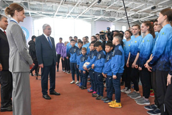 Фотография к новости: Касым-Жомарт Токаев встретился со спортсменами легкоатлетического центра имени Ольги Рыпаковой