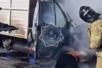 Фотография к новости: ГАЗель сгорела на трассе Астана - Караганда