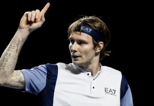 Фотография к новости: Бублик в финале турнира АТР 500: его соперника дисквалифицировали