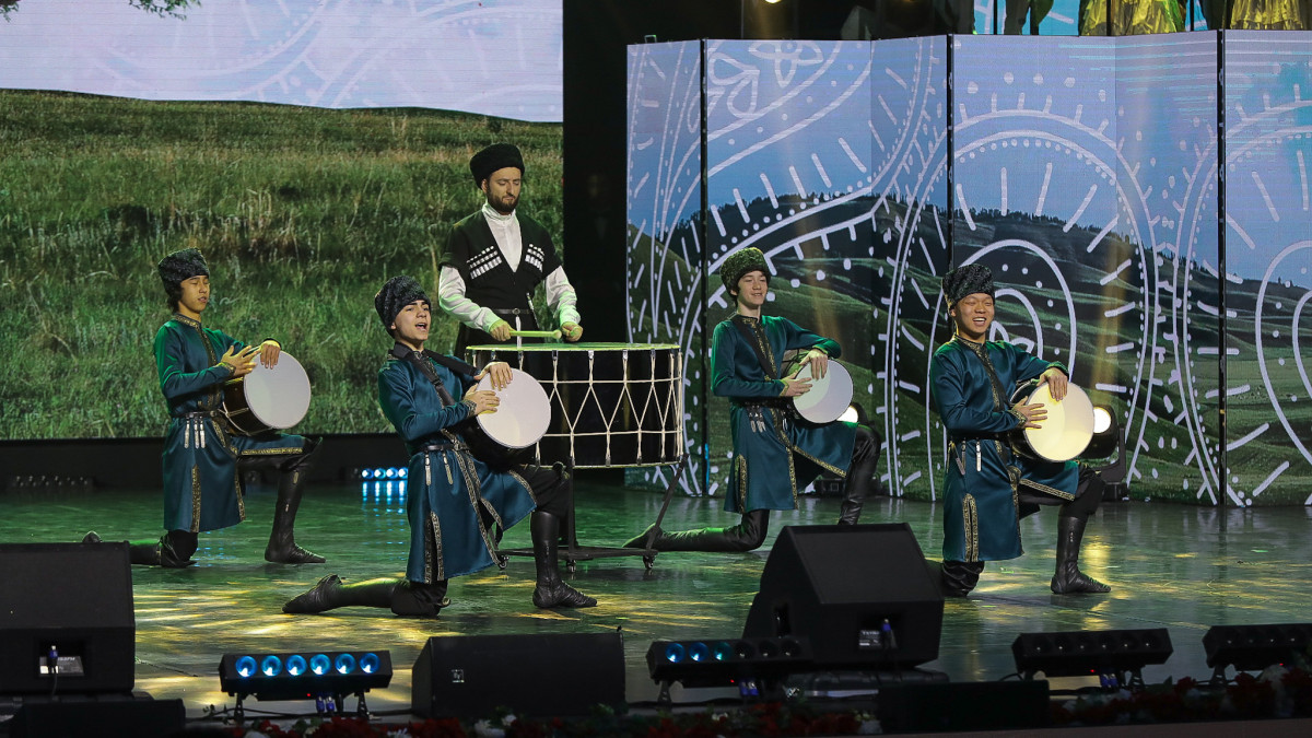 BaigeNews.kz, Арман Мухатов