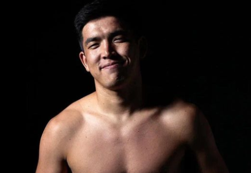 Фотография к новости: Шокирующим итогом завершился кулачный бой казахстанского боксёра