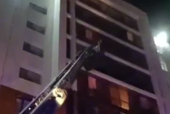 Столичные пожарные спасли 30 человек из горящей многоэтажки