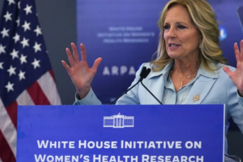 Фотография к новости: Жена Байдена заявила, что Трамп опасен для женщин