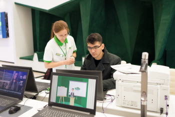 Фотография к новости: Сотрудники ЦОНов начали оказывать услуги в общественных местах