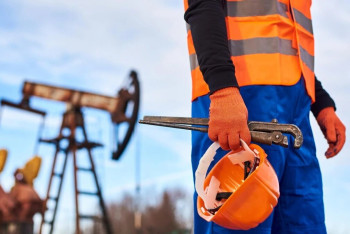 Фотография к новости: Забастовка рабочих "Westoil Software": 20 человек устроились на места уволенных сотрудников