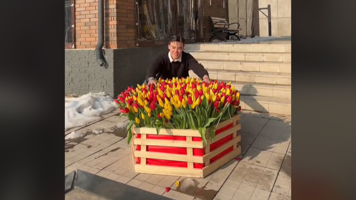 кадр из видео