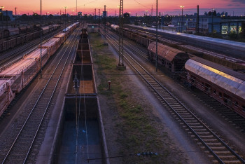 Грузовой поезд насмерть сбил парня в Шымкенте