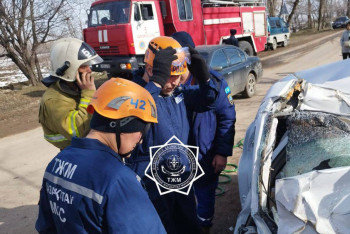 Тело мужчины извлекли из разбитого авто в Алматинской области