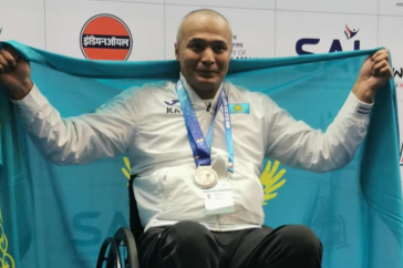 Фотография к новости: Казахстанец завоевал "серебро" Кубка мира по пара-пулевой стрельбе