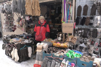 Фотография к новости: Ваши контейнеры стоят на тротуаре: в Костанае почти сто торговцев рынка могут лишиться заработка