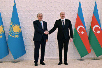 Фотография к новости: Токаев провёл переговоры с президентом Азербайджана