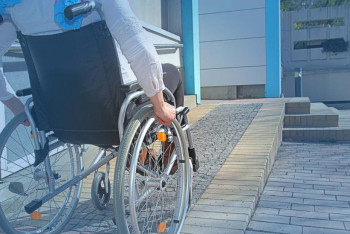 Фотография к новости: В Алматы адаптировано для инвалидов 680 объектов