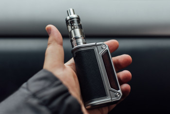 Фотография к новости: Сенаторы вернули закон о запрете вейпов в Мажилис