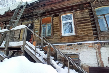 Фотография к новости: В 200-летнем купеческом доме Петропавловска до сих пор живут люди