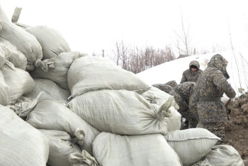 Фотография к новости: В Северо-Казахстанской области начали укреплять дамбы