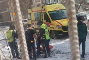 Фотография к новости: 18-летняя девушка выпала из окна многоэтажки в Павлодаре