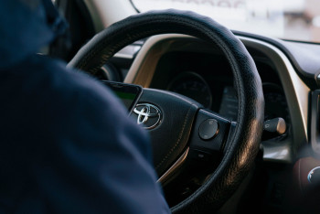 Снег, туман, гололёд: дорожники обратились к казахстанцам из-за погодных условий