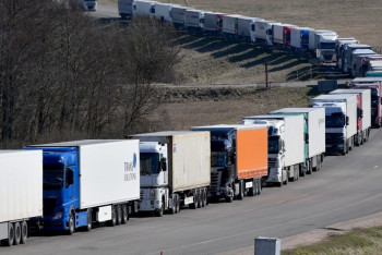 Фотография к новости: Система электронной очереди позволила исключить скопление большегрузов на границе