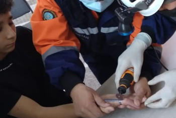 Спасатели с помощью слесарного инструмента сняли кольцо с пальца подростка в Кызылорде