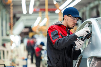 Фотография к новости: В Костанае начали "варить и красить" Chevrolet Onix. Что это значит?