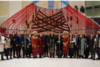 В Астане молодежь запустила челлендж ко Дню национальной одежды