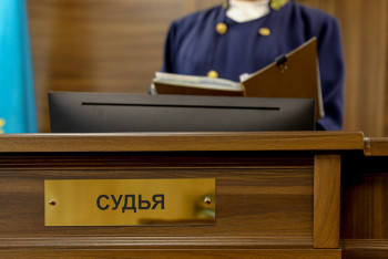 Должностных лиц АО "Казтемиртранс" осудили за получение взяток