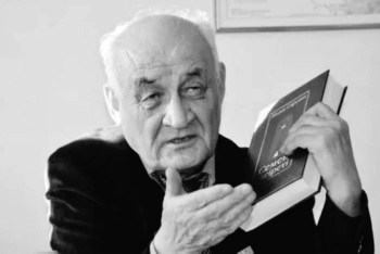 Фотография к новости: Токаев принёс соболезнования родным и близким писателя Медеу Сарсеке