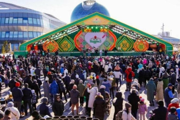 Фотография к новости: Более 200 тон продукции привезли на ярмарку "Наурыз базары" в Астану