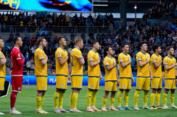 Фотография к новости: Головкин прилетел в Грецию поддержать сборную Казахстана по футболу