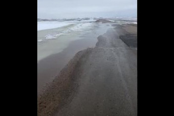 Талые воды затопили участки трассы в Абайской области