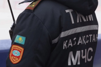 Грязевая масса хлынула с гор из-за сильного дождя в Алматинской области