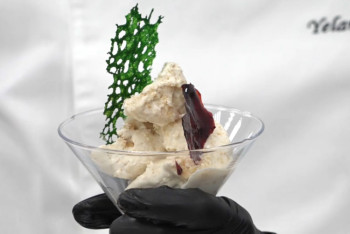 Фотография к новости: Мороженое со вкусом иримшика приготовили в Актау