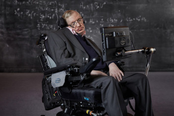 Благодаря технологиям парализованный человек смог играть в шахматы