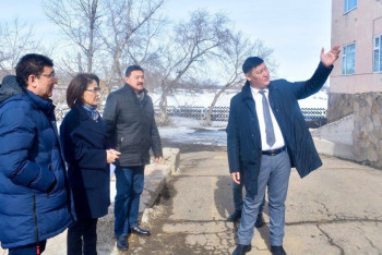 Глава Минздрава побывала на стройке сельских медобъектов в Акмолинской области