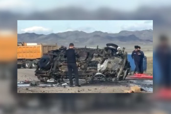 Lexus опрокинулся и загорелся в Жетысу