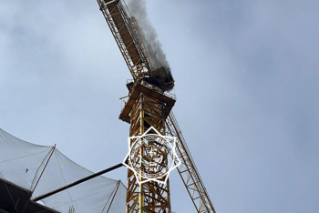 Башенный кран загорелся на стройке в Астане