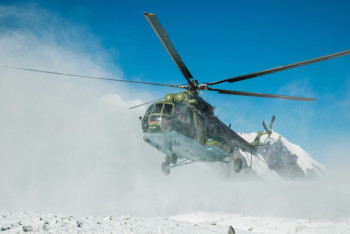 Авиация КНБ эвакуировала жителей зимовки в Костанайской области