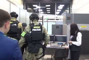 Фотография к новости: Двух разыскиваемых преступников возвратили из Турции в Казахстан