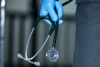 Руководство детской больницы в Костанае подозревают в злоупотребление должностными полномочиями