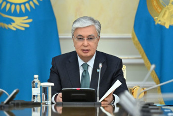 Паводки в Казахстане: Токаев поручил не допустить роста цен на продукты питания