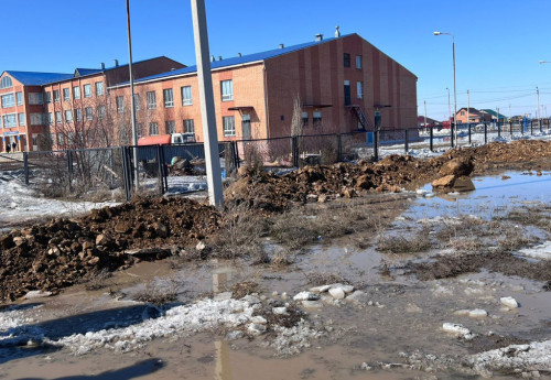 Фотография к новости: Жители нескольких домов в Кокшетау из-за подтопления не могут топить печи